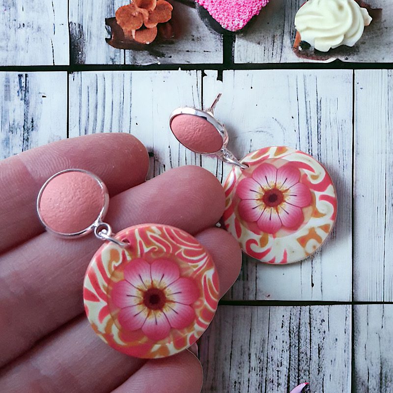 Boucles d'oreille fleur rose en pâte polymère isycrea bijoux saint malo
